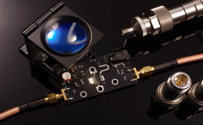 Microwave Amplifiers and Oscillators